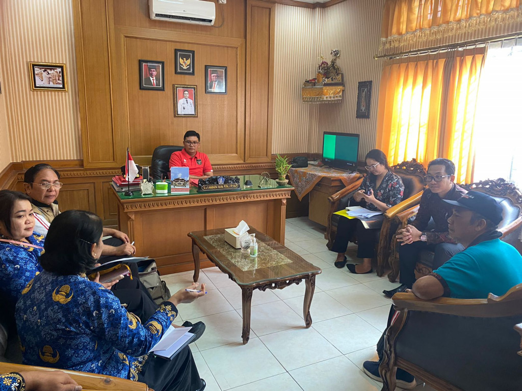 Rapat koordinasi dan peninjauan ke lapangan oleh Bagian Tata Pemerintaham Setda Kabupaten Badung bersama BPKAD